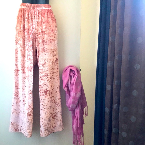 Victoria's Secret Pants - Victoria’s Secret Velvet Sweatpants